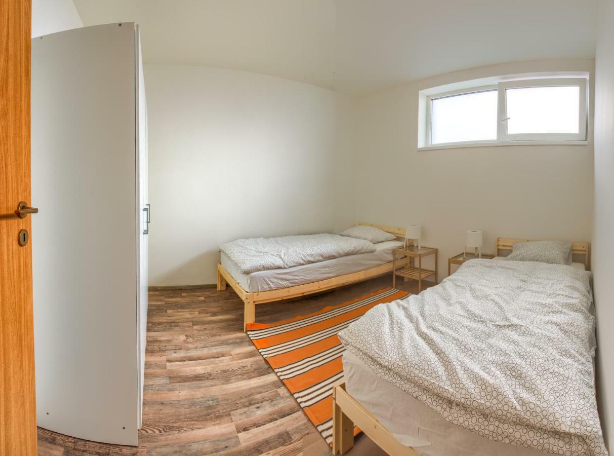 2 Bedroom Apartment, Brnenska Prehrada 2Km Brno Bagian luar foto